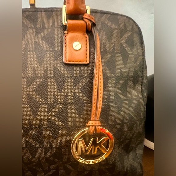 Michael Kors Jetset Large Satchel - Picture 6 of 13